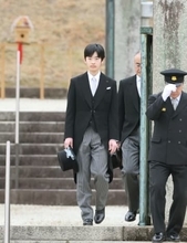 悠仁さま、明治天皇陵参拝　京都、成年式終了を報告