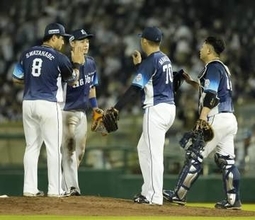 オ4―4西（3日）　延長十二回の末に引き分け