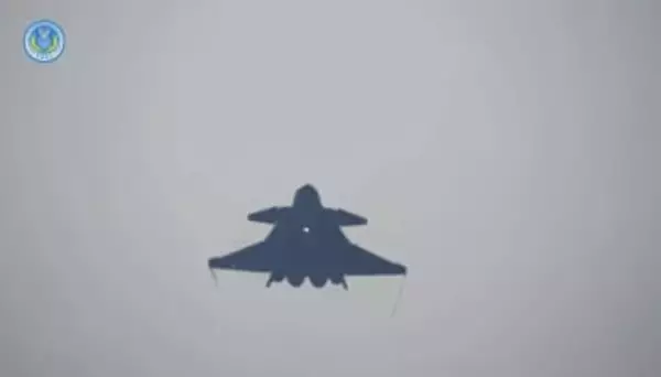 台湾、中国軍の207機確認　演習「中間線」越えも多数