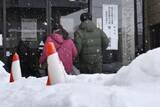 「大雪の選挙戦、有権者困惑　「候補の訴え聞けず」」の画像1