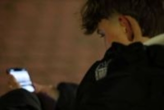 16歳未満のSNS禁止方針　スペイン、企業に確認義務