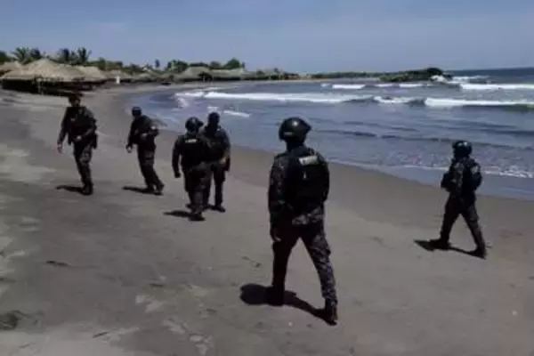 メキシコ南部沖でM7.3　3人負傷