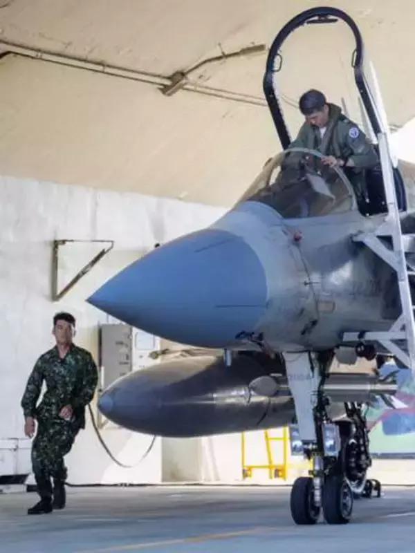 台湾、戦闘機の緊急発進を公開　対中国大規模軍事演習の一環