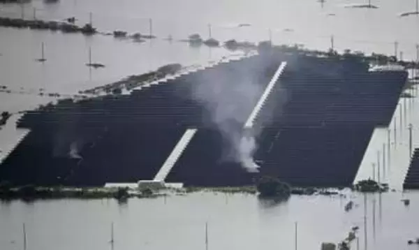 台風で11人死亡、3人不明　千葉・印旛沼決壊で浸水広がる