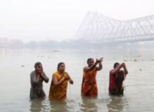 インドの騒ぎ、原因は「放尿」　ガンジス川で日本人ら