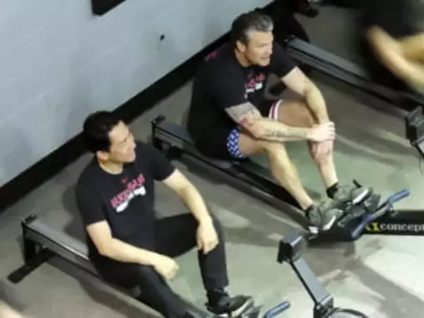 小泉氏、米国防長官と筋トレ　基地内の軍隊式で30分間汗流す