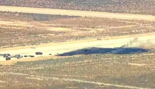 B52爆撃機墜落、8人死亡か　米西部基地で離陸直後、原因調査