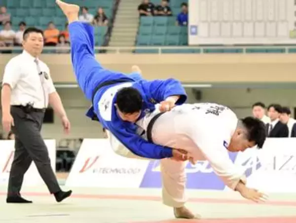柔道、明大が25年ぶり優勝　団体戦で争う学生優勝大会