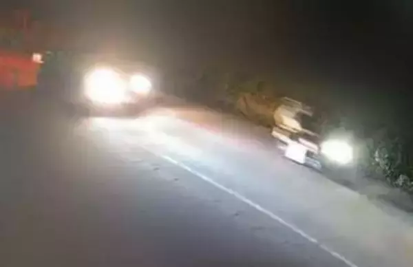 追尾した車に乗った人物が暴行か　相模原で高校生死亡、行方を捜査
