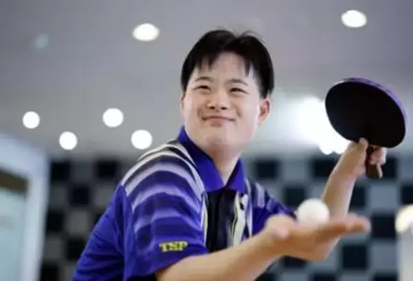 ダウン症男性、笑顔で聖火リレー　19歳、卓球の全国大会で優勝