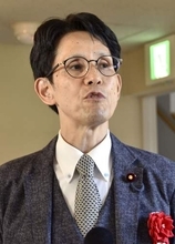 階幹事長「簗農相は潔く辞任を」　自治体の道路予算削減言及で