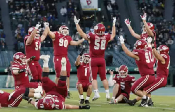 立命大が甲子園ボウル2連覇　初の関西対決で関学大破る
