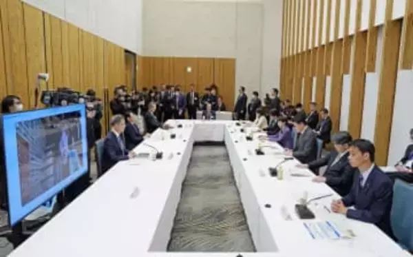 26年度の財政赤字8千億円　巨額補正で黒字予想から一転