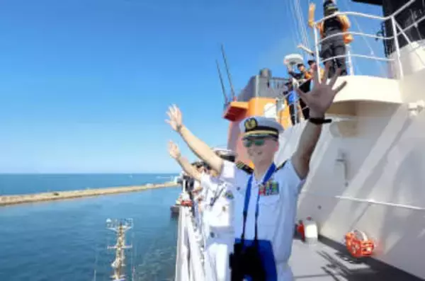 しらせ、フリマントル入港　南極観測、一部隊員帰国へ