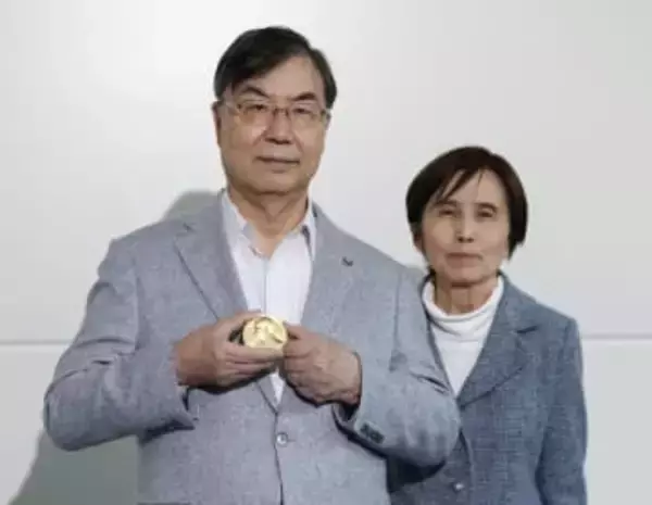 ノーベル賞坂口志文さんが帰国　「科学には大きな可能性」