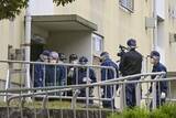 「殺人と断定、死亡2人は母と娘　首に刺し傷、大阪府警捜査本部」の画像1