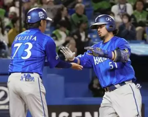 ヤ2―12D（3日）　DeNA、22安打の猛攻