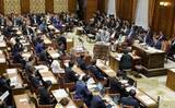 「消費減税、秋にも国会提出　補正予算案、衆院通過へ」の画像1