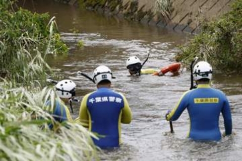 不明者捜索、車の撤去続く　千葉豪雨、死者8人