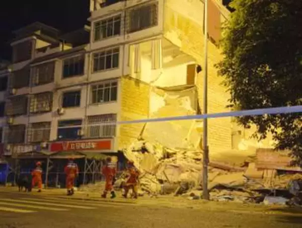 中国南部で地震、2人死亡　7千人超避難
