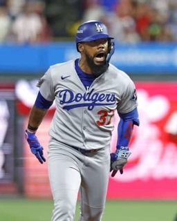 T・ヘルナンデス、トレードか　右打ちの外野手に需要