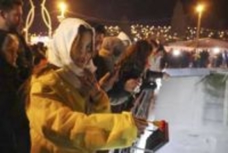 大地震3年、トルコで追悼　仮設住宅に36万人、遠い復興