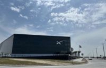 マスク氏、月面都市に軸足　火星より「はるかに早くできる」