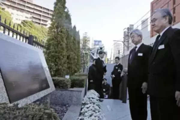 日比谷線事故26年、安全誓う　東京・目黒、慰霊碑に黙とう