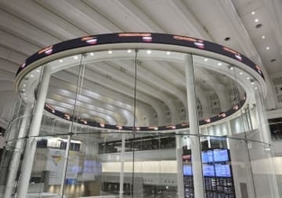 東証反発、終値は635円高　投資家心理が改善、買い拡大