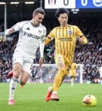 三笘フル、遠藤は途中出場　サッカーのプレミアリーグ