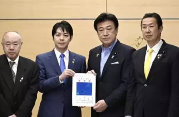 北方墓参の再開、官房長官に要望　道知事、元島民の高齢化を踏まえ