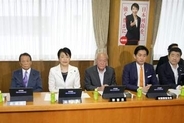 典範改正、30日閣議決定で調整　維新、共同代表に対応一任