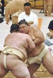「大の里、熱海富士に6勝5敗　横綱と大関候補が熱戦」の画像1