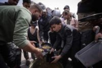 ガザ、5世帯に1世帯が一日一食　食料得るため借金も、WFP