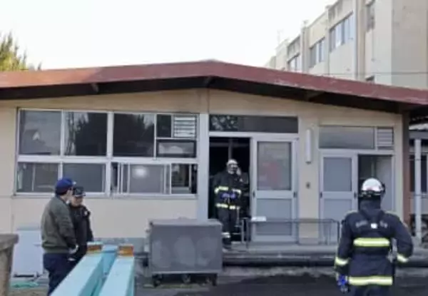 小学校で火災、6人搬送　群馬・高崎、全員軽症