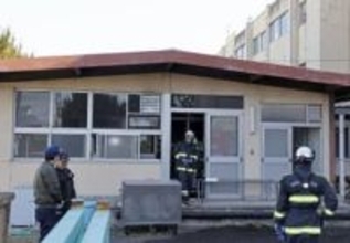 小学校で火災、6人搬送　群馬・高崎、全員軽症