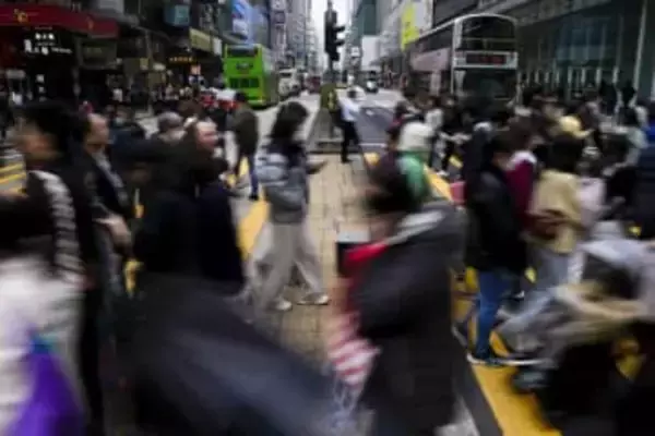 消費増で高市氏の台湾発言に謝意　香港議員、中国客が「爆買い」