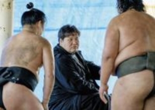 八角理事長から厳しい注意　師弟そろって謝罪