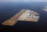 「中部空港、純利益55％減　関係悪化で中国減便、免税店苦戦」の画像1