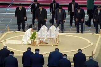 両横綱、綱とり霧島に注目　名古屋場所、12日に開幕
