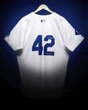 「大谷ユニホーム、5千万円で落札　背番号「42」」の画像1