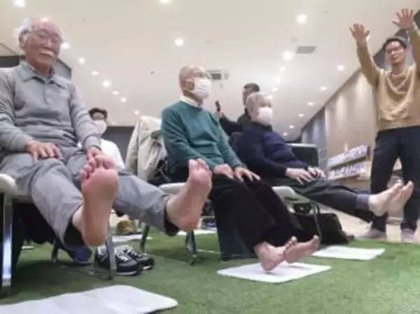 ブレーキ踏み違いを体操で防止　足の指の筋力向上、日産が考案