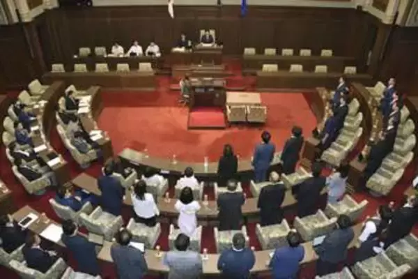 大阪府議会、定数6削減で73に　維新「日本一スリム」、来春適用