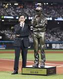 「栗山英樹さんの記念セレモニー　野球殿堂入り」の画像1