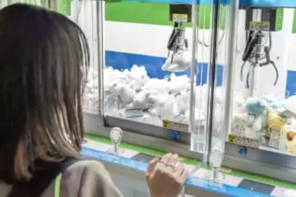 ファミマ景品ゲーム設置5千店に　「遊べるコンビニ」拡大