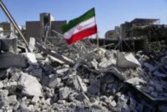 イラン首都に大規模空爆　トランプ氏「軍は壊滅」