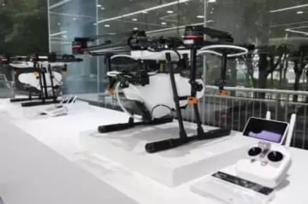 中国、農業ドローン30万機　食料安保強化、AIも導入