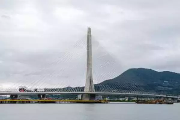 台湾北部「淡江大橋」開通　著名建築家設計、新名所に