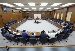 副首都法案の審議続く　野党欠席も与党強行