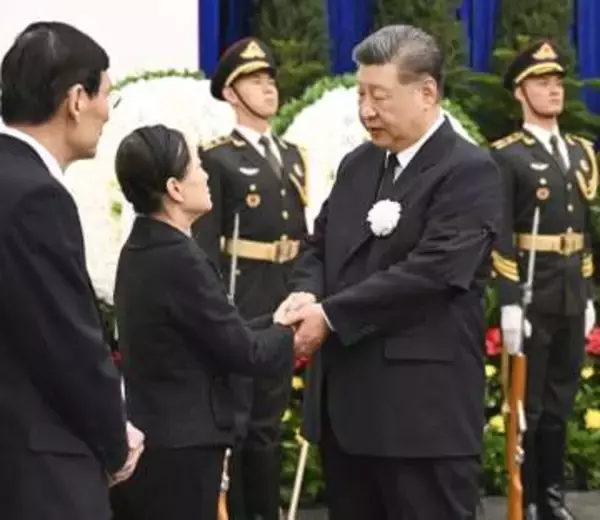 中国、朱鎔基元首相の告別式　最高指導部メンバーが参列